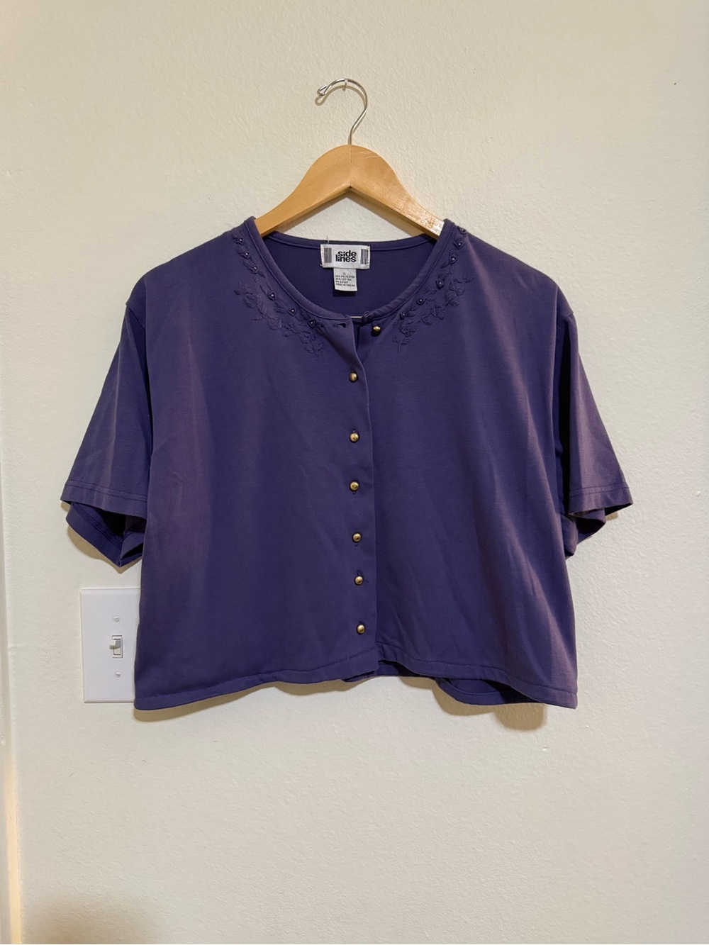 Side lines Short-Sleeve Button-Front Top in Purple